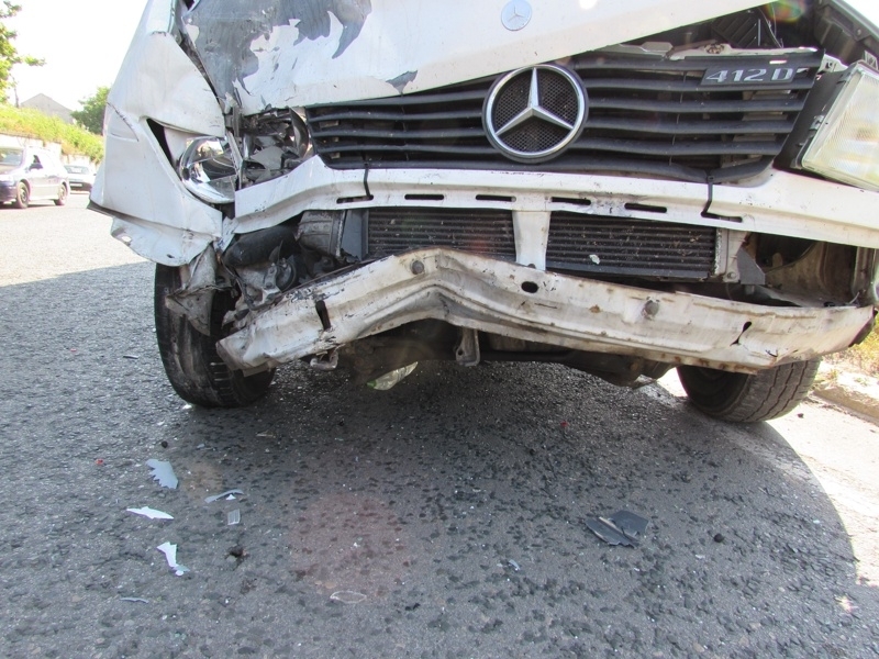 Два камиона са се натресли посред нощ на международен път