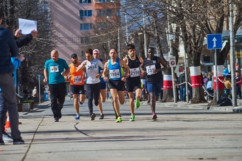 За 19 та поредна година в деня на Националния празник на