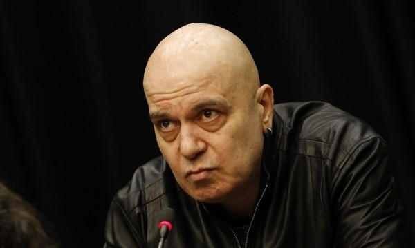 Слави Трифонов отново се заяде с премиера Бойко Борисов и