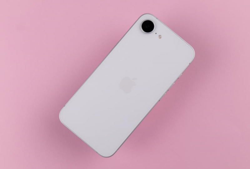 Apple представи бюджетния iPhone 17e