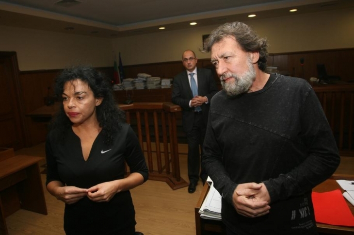 Тузарския палат на скандалното семейство Николай Банев и съпругата му