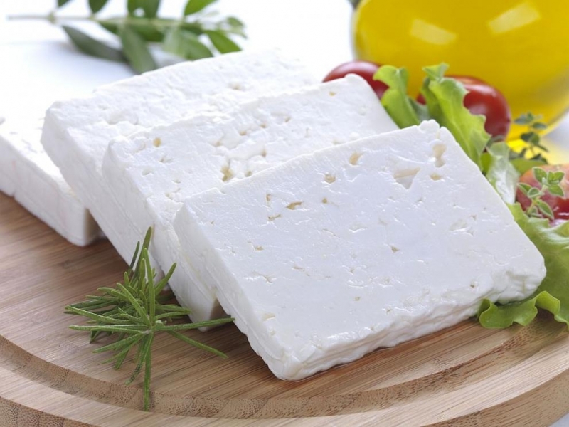 Българската агенция по безопасност на храните спря производството на сирене в