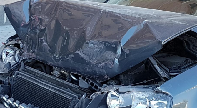 Пиян шофьор е ударил 6 паркирани автомобила на ул. „Люлин“