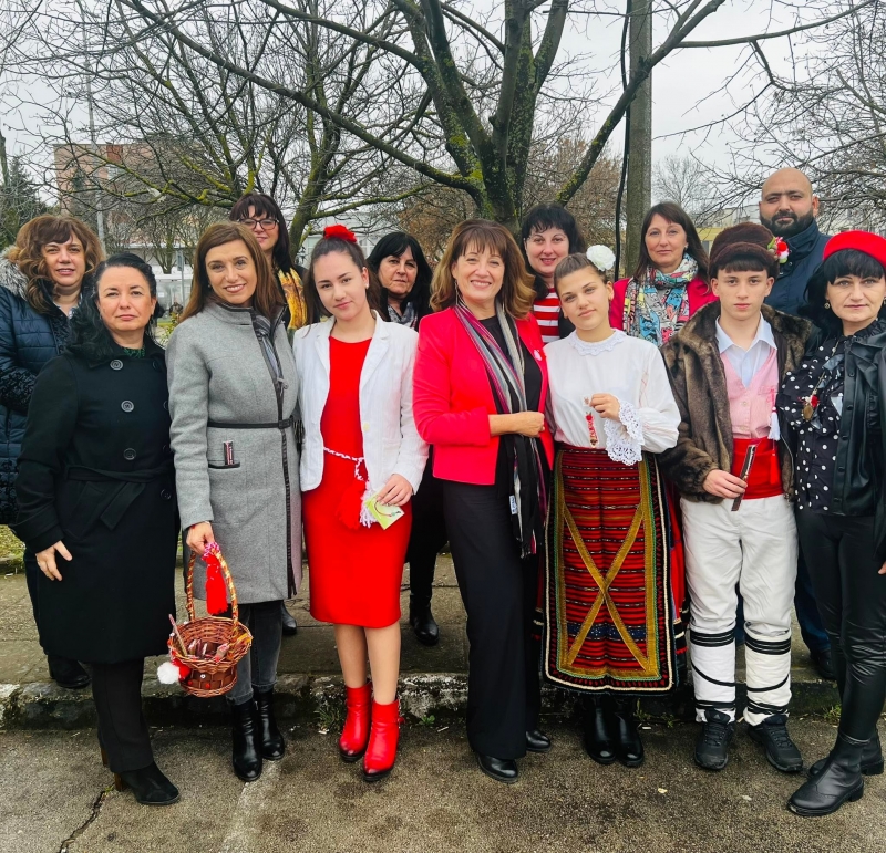 Уникална първомартенска изненада направиха Баба Марта Пижо и Пенда от