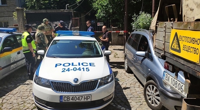Не снаряд а камък вдигна сапьорите на крак в София