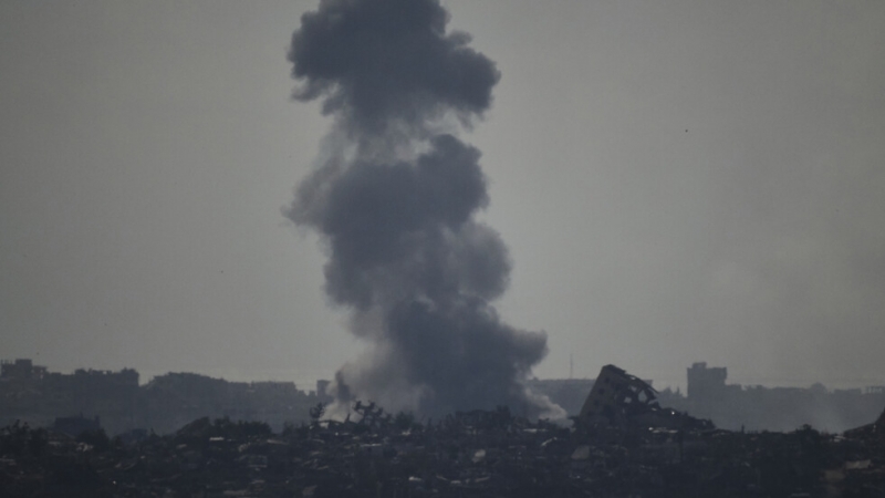 Поне 20 души са били убити а още десетки са