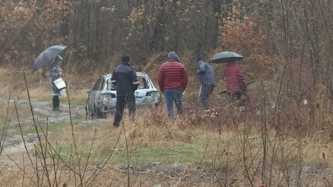 Обирът на инкасо автомобил в Благоевград: Откриха опожарена кола, вероятно е на извършителите /снимки/