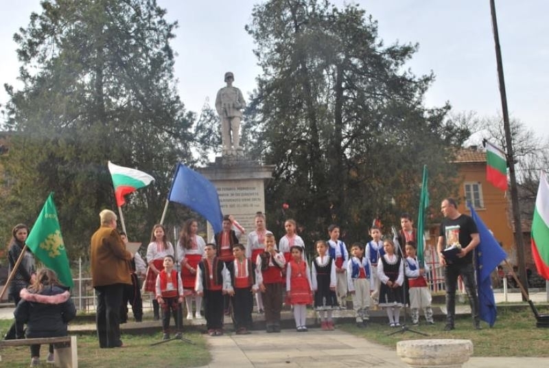 Жители и гости на второто по големина село в община
