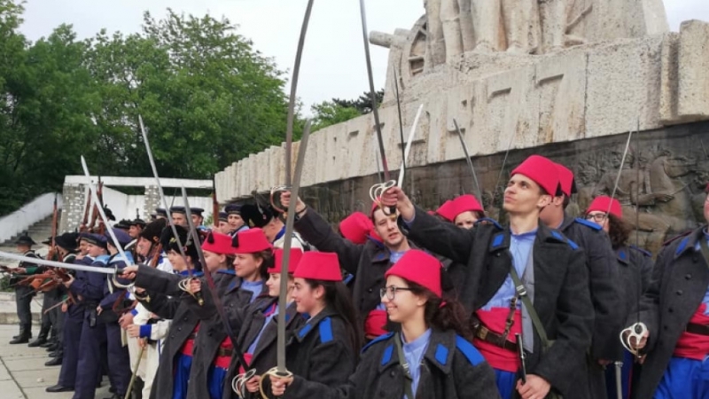 Днес Румъния празнува деня на своята независимост 25 има доброволци от