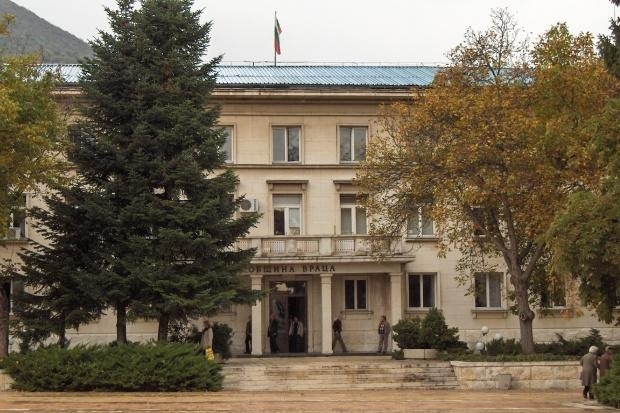 Рекорден брой фирми са подали документите си в обявената обществена