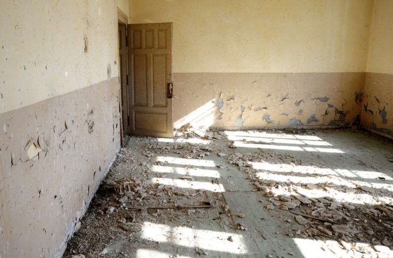 Изоставени бивши училища се превръщат в старчески домове хотели винарски