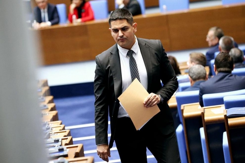 Кандидатът на Пеевски и ГЕРБ доц Наталия Киселова представяна