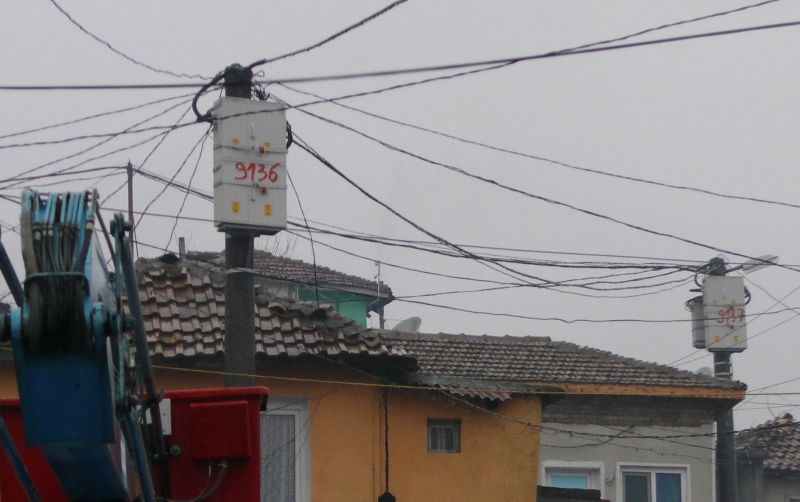 Служители на електроразпределителна фирма разкриха кражба на ток в известно