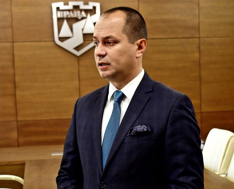 Със заповед на кмета на Враца Калин Каменов се забранява