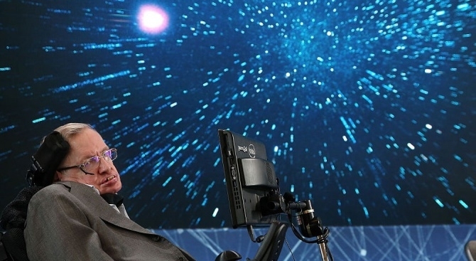 В Лондон ще бъдат изложени вещите на британския физик Стивън