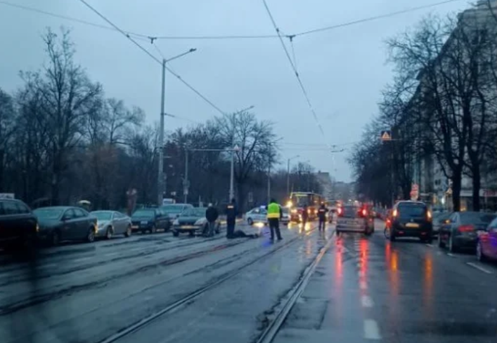 Кола блъсна жена на 80 години в столицата Сигналът за инцидента е получен