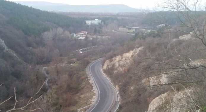 Движението по главния път София Варна край Търговище се