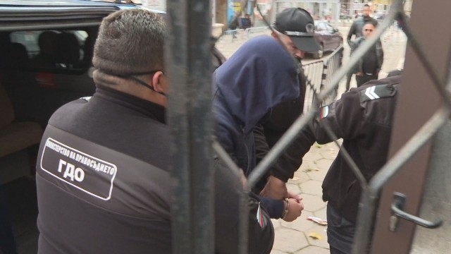 За виновен по почти всички обвинения се е признал подсъдимият