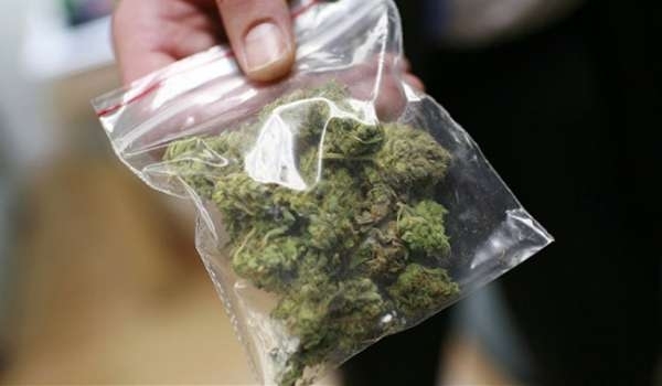 Ченгета намериха 13 плика с чай за пушене при обиск