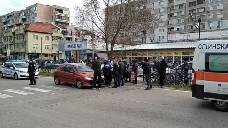 Кола е блъснала дете на пешеходна пътека във Видин научи