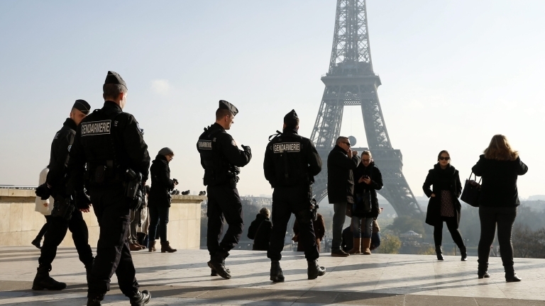 Франция ще удължи с още шест месеца граничния контрол, който