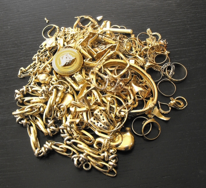 Взломна кражба на златни накити от жилище в Горна Оряховица