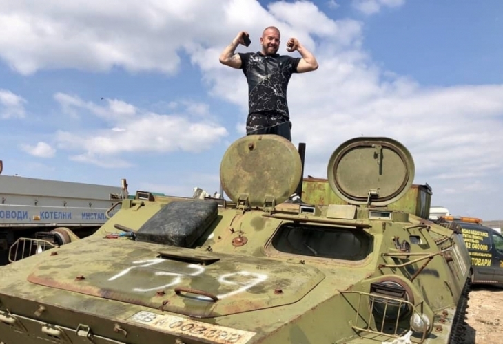 Военна прокуратура разследва при какви обстоятелства ловецът на бежанци Динко