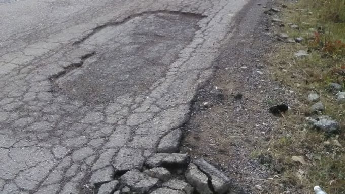 Заради ремонта: Разбиха пътищата в мездренското село Люти дол
