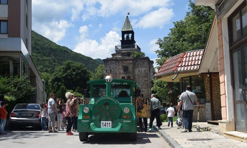 Цветните композиции ще подновят своята дейност през празничните дни