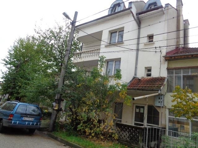 Частен съдебен изпълнител обяви на търг триетажна къща във Видин