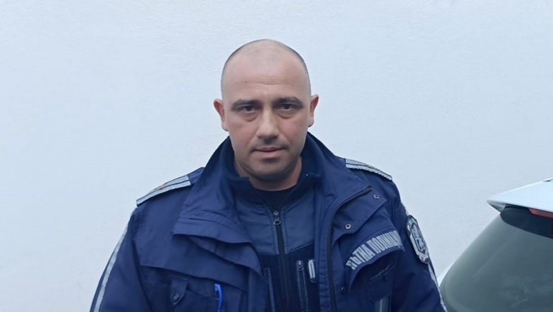 Пловдивският полицай ст инспектор Илиян Гвоздев е спасил живота на