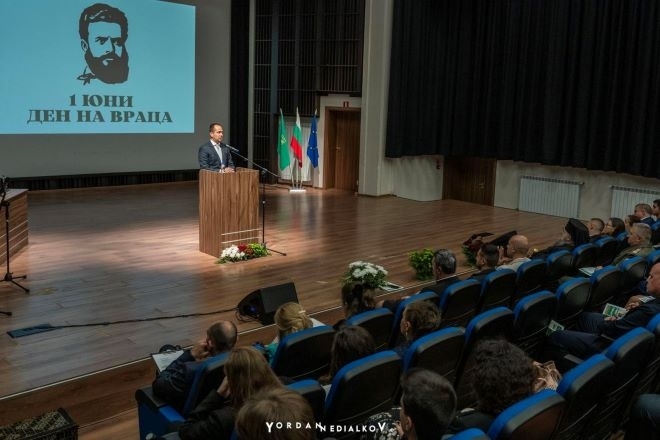 Калин Каменов: Вярвам, че можем да бъдем по-добри и единни, в името на общия ни дом - Враца! /снимки/