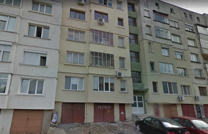 Заради борчове: ЧСИ разпродава тристаен апартамент в центъра на Враца