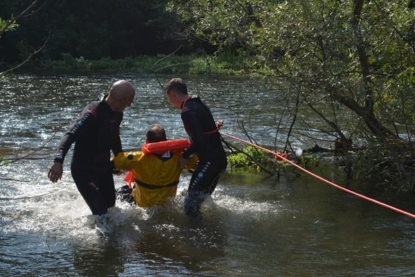 Извънредна ситуация вдигна накрак спасители от Мотанско Мъж е паднал