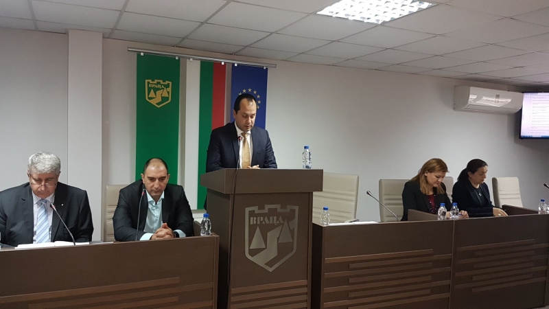 След повече от два часа дебати днес общинските съветници във