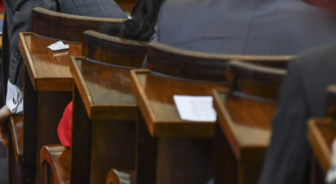 След като Цветан Цветанов напусна парламента днес се очаква да