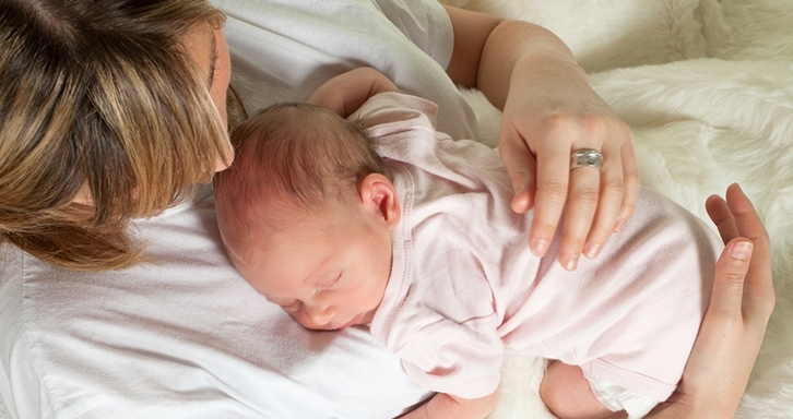 Бъдещи майки влизат в родилните отделения със скрита камера Така бременни искат