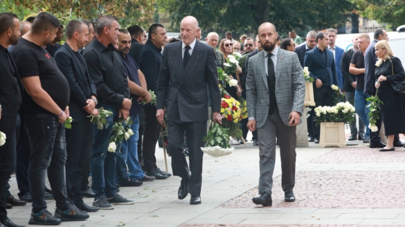 Близки и приятели изпратиха политика и член на Изпълкома на