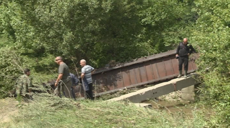 Продължава издирването на 6 годишното момиче от Панагюрище което е в