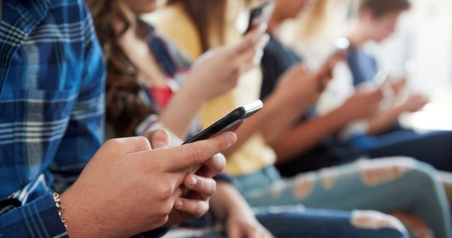 Американският щат Флорида забрани социалните медии за малолетни под 16 години.