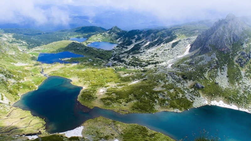 Голяма част от езерата в Национален парк "Рила" са под