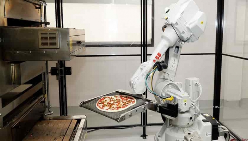 Роботизацията ще „изяде“ 2.9 милиона работни места, пише британският вестник