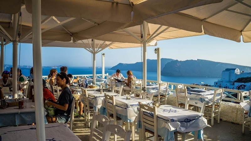 В Гърция отпадат някои вътрешните ограничителни мерки намалява се