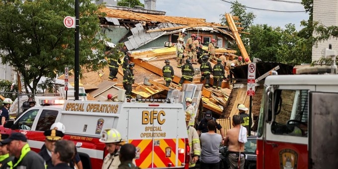 Петима работници пострадаха след като строяща се сграда рухна във