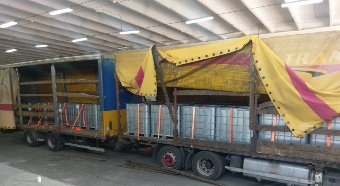 18 000 литра нелегален спирт задържаха митническите служители на ГКПП