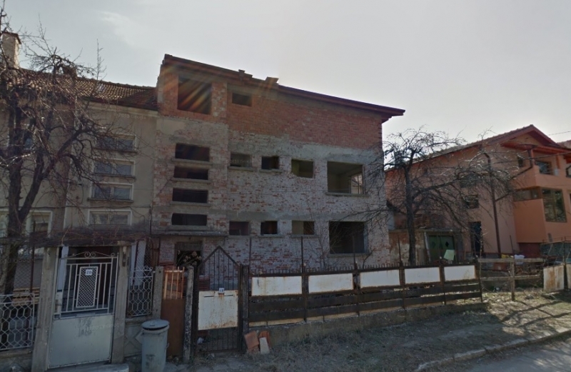 Частен съдебен изпълнител обяви на търг два етажа от масивна