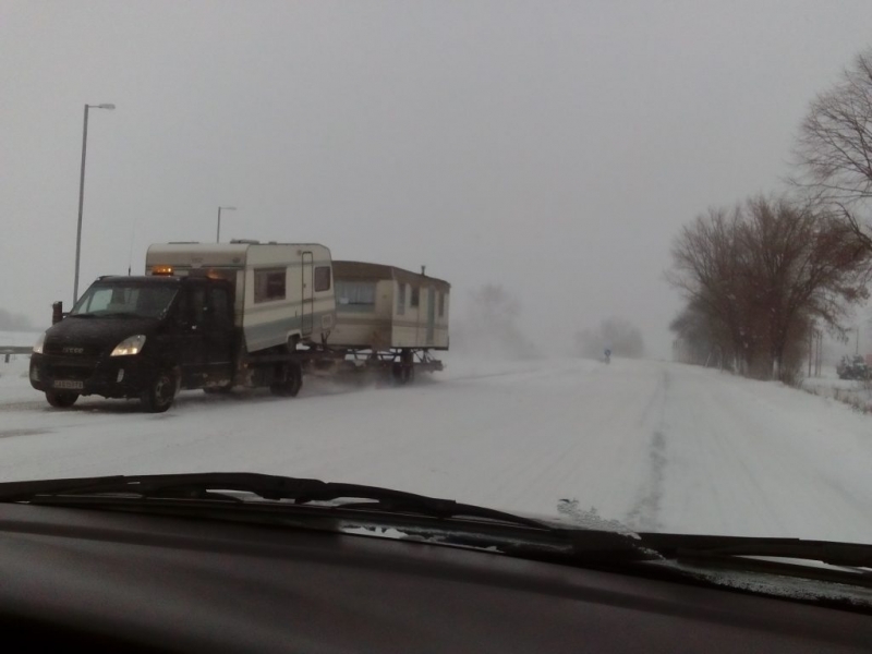 57 машини работят за почистването на пътната мрежа в Монтанско