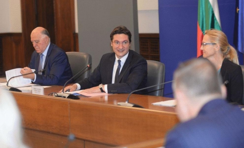 Министърът на правосъдието Крум Зарков и представляващият Висшия съдебен съвет