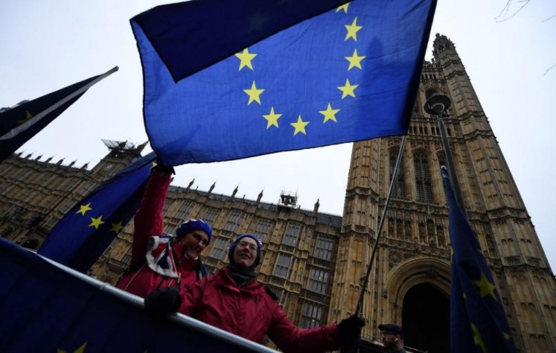 В британския парламент утре ще има трето гласуване по споразумението с