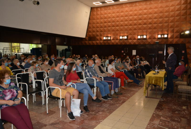 Близо 2000 души са подали заявление че искат да бъдат